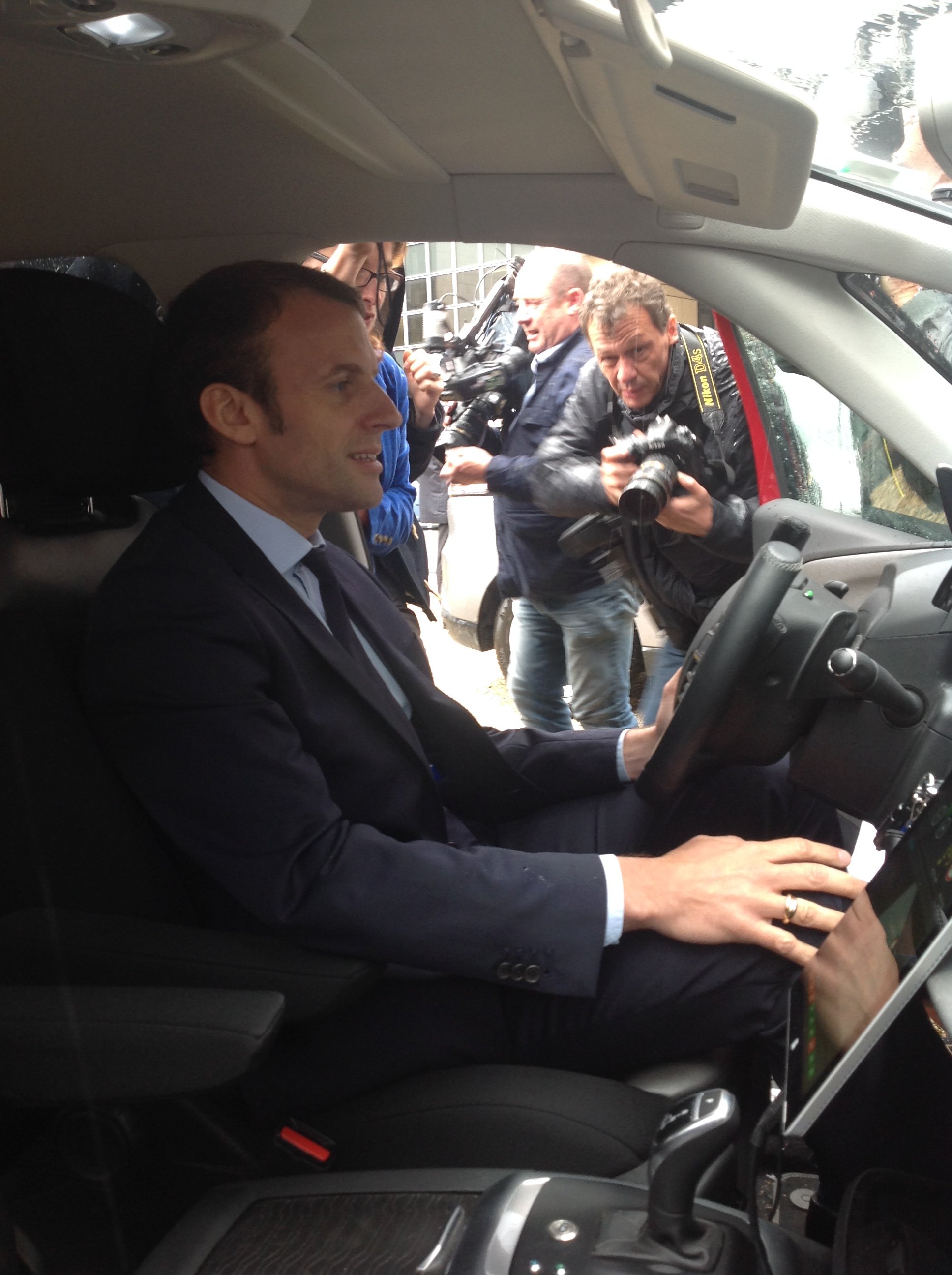 Macron Voiture électrique Pour Tous Quand Emmanuel Macron teste la voiture autonome du Groupe PSA - Forum
