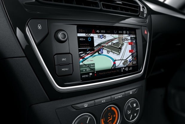 Un système de navigation connectée sur la Peugeot 301