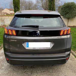 Active Business 2021 - PEUGEOT 3008 - arrière allumé