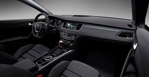 Peugeot 508 intérieur planche de bord