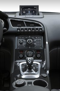 Peugeot 3008 HYbrid4 console centrale