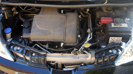 Moteur 3 cylindres Toyoto de la Peugeot 107