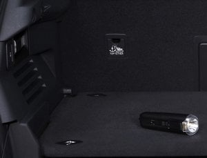 Coffre Peugeot 3008 lampe rechargeable
