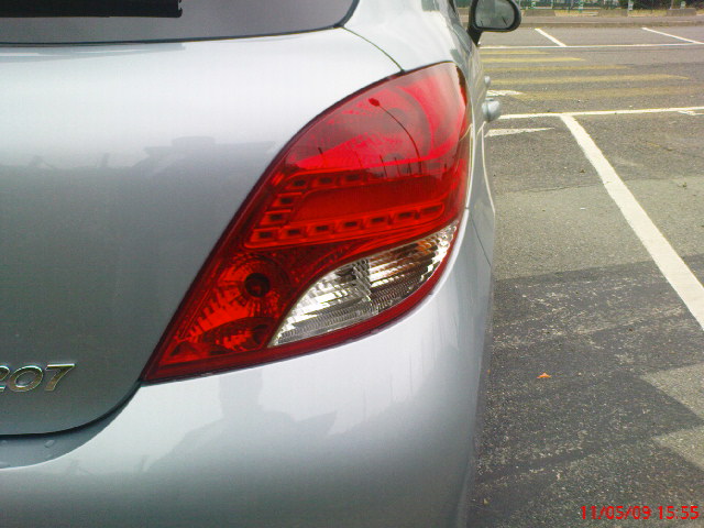 Feu arrière Peugeot 207 restylée