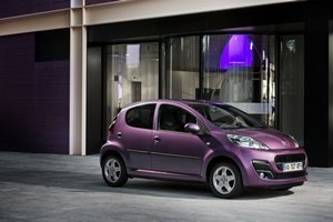 peugeot-107-2012-02_tn