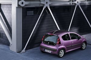 peugeot-107-2012-04_tn