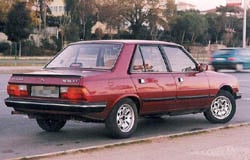 Peugeot 305