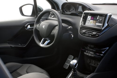 http://www.forum-peugeot.com/wp-content/uploads/2015/01/peugeot-208-sd-11.jpg