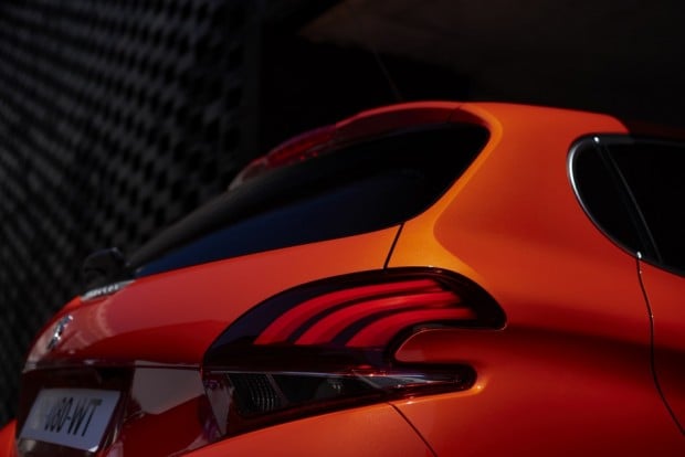 Les nouveaux feux de la Peugeot 208