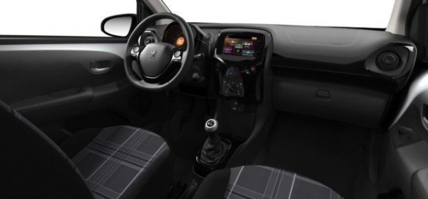 Peugeot 108 : kit de décor Noir Brillant