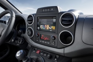 La tablette tactile se déploie plus largement sur le Peugeot Partner Tepee