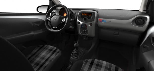Peugeot 108 Playlist Rouge : intérieur