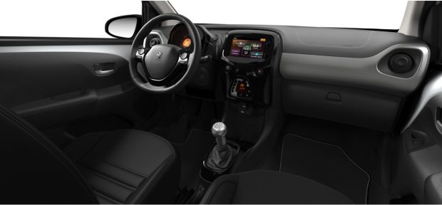 L'intérieur de la Peugeot 108 Féline