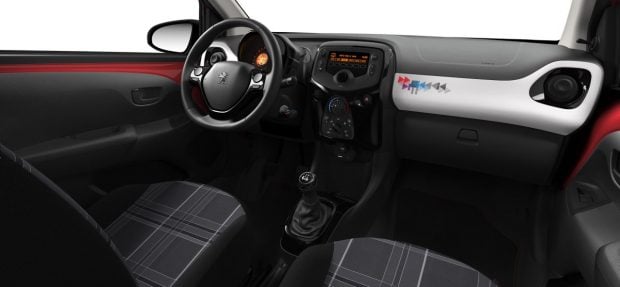 L'intérieur de la Peugeot 108 Envy