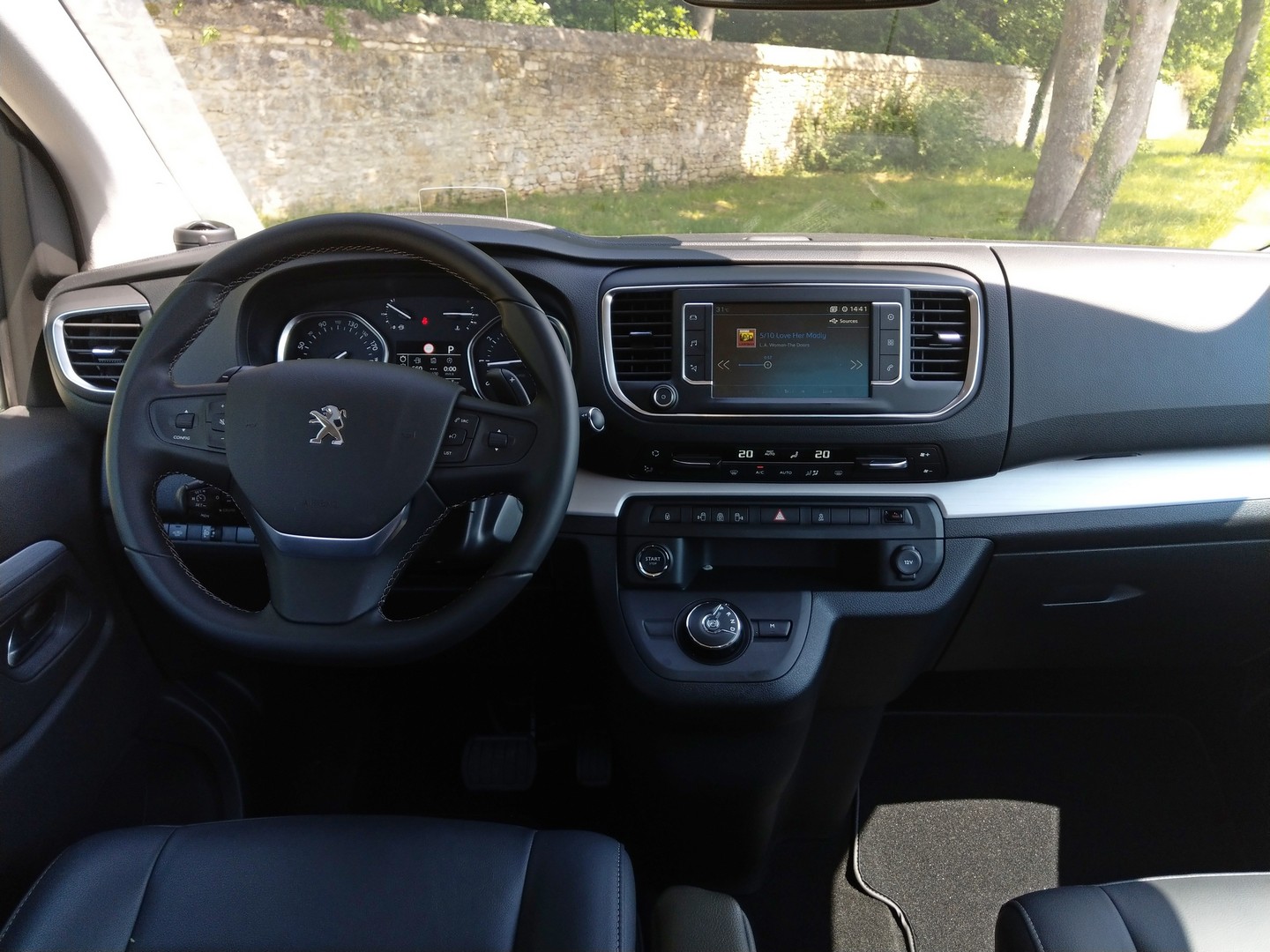 essai peugeot traveller business vip