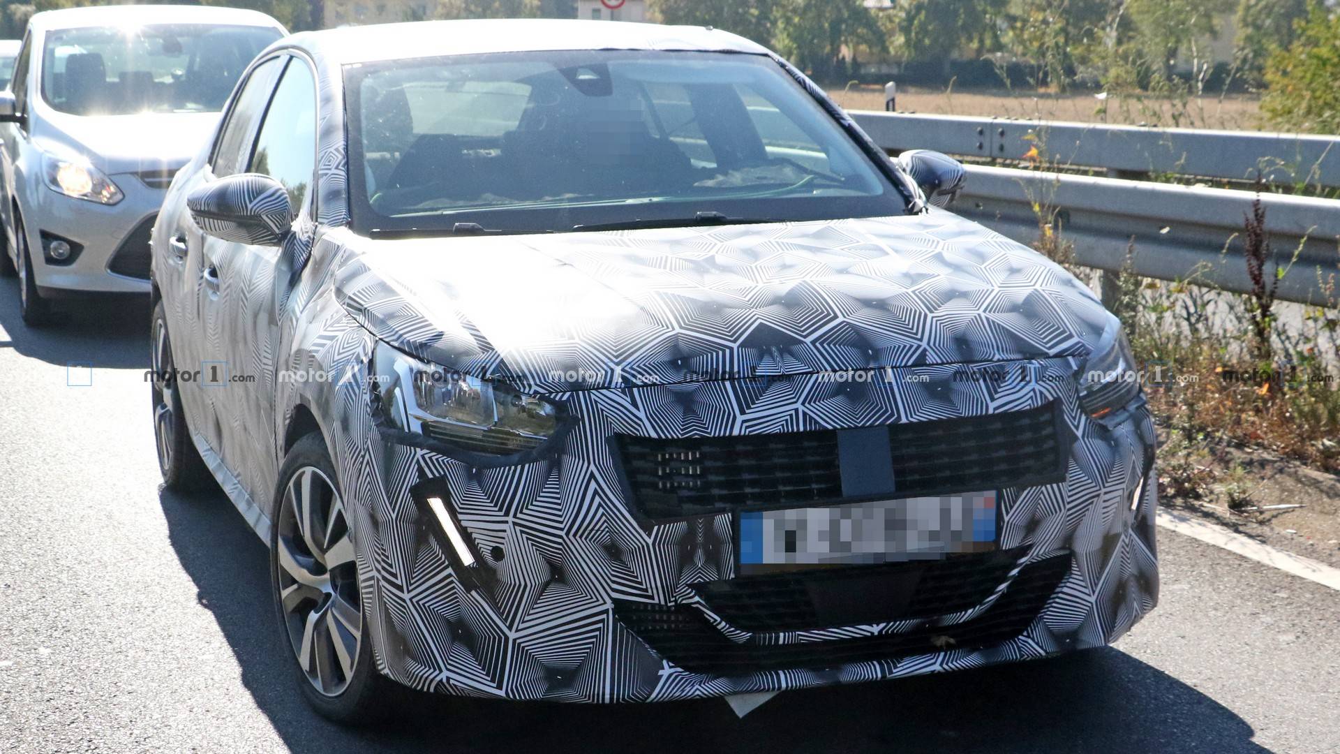 2019-peugeot-208-spy-photo-2.jpg