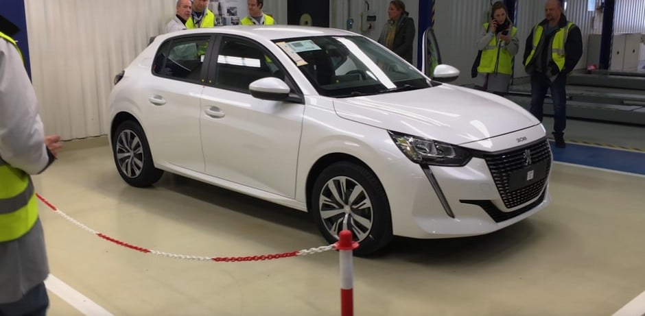 208-live-10-forum-peugeot.jpg