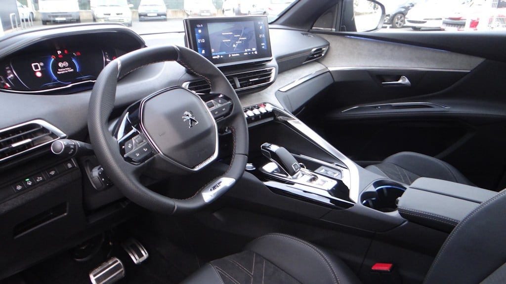 Essai du 5008II phase 2 GT PT 180 Rouge Ultimate Black Pack