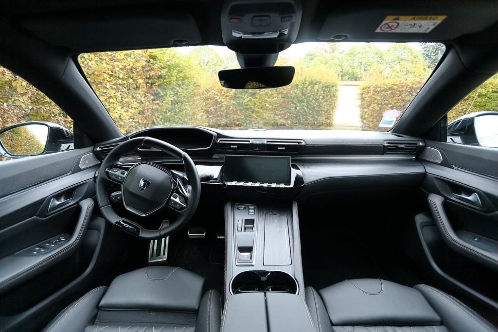 Apogée de l’ergonomie du i-cockpit chez Peugeot avec la 508: une référence !