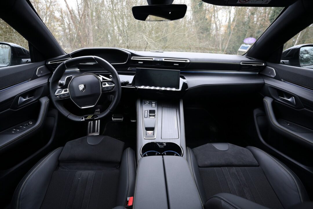 508 SW Peugeot Sport Engineering planche de bord