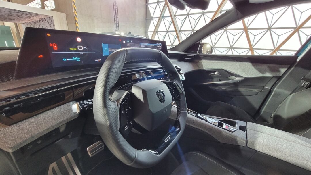 Panoramic i-cockpit Peugeot 3008 double écran