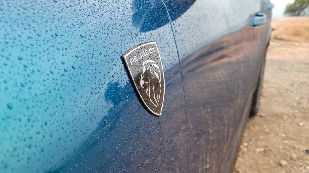Nouveau Peugeot e-3008 Logo