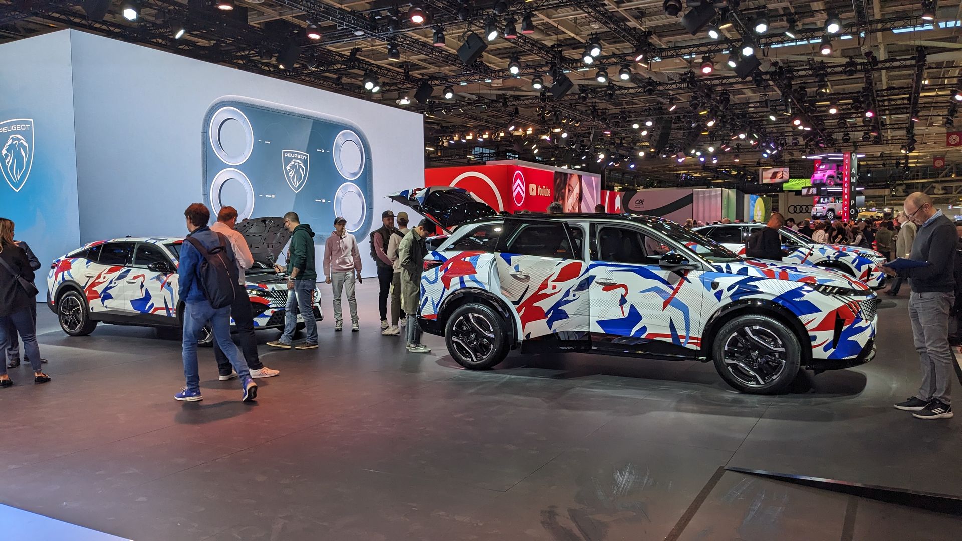 Stand Peugeot au Mondial de l'Automobile 2024