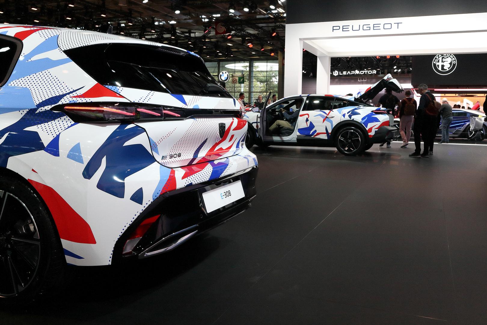 Stand Peugeot au Mondial de l'Auto
