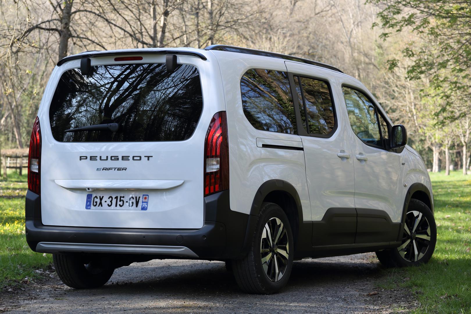Peugeot e-Rifter blanc