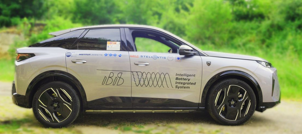 Peugeot e-3008 avec batterie IBIS
