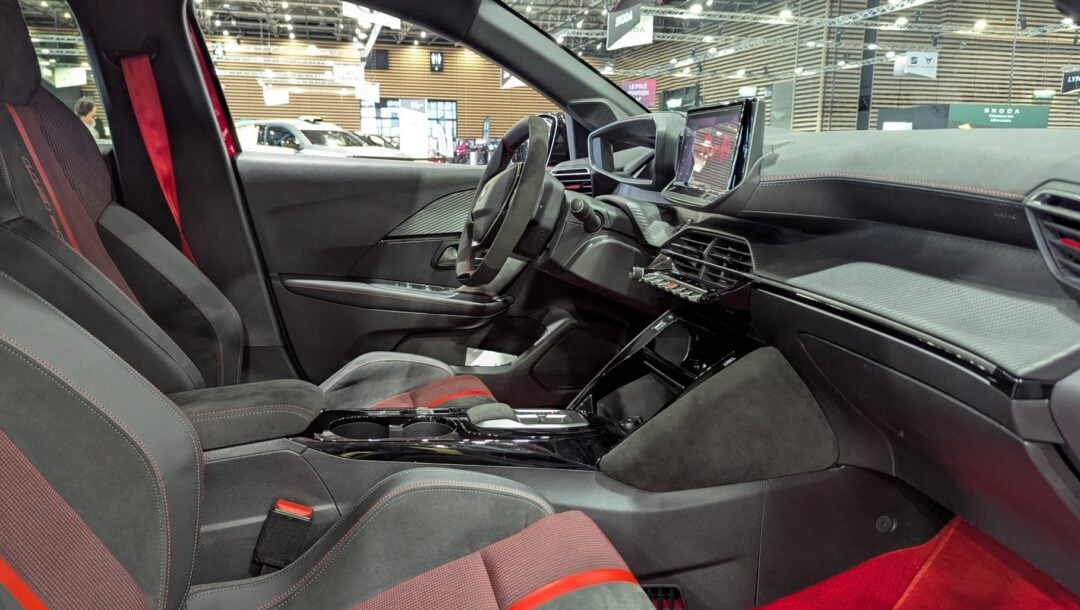 Intérieur e-208 GTi