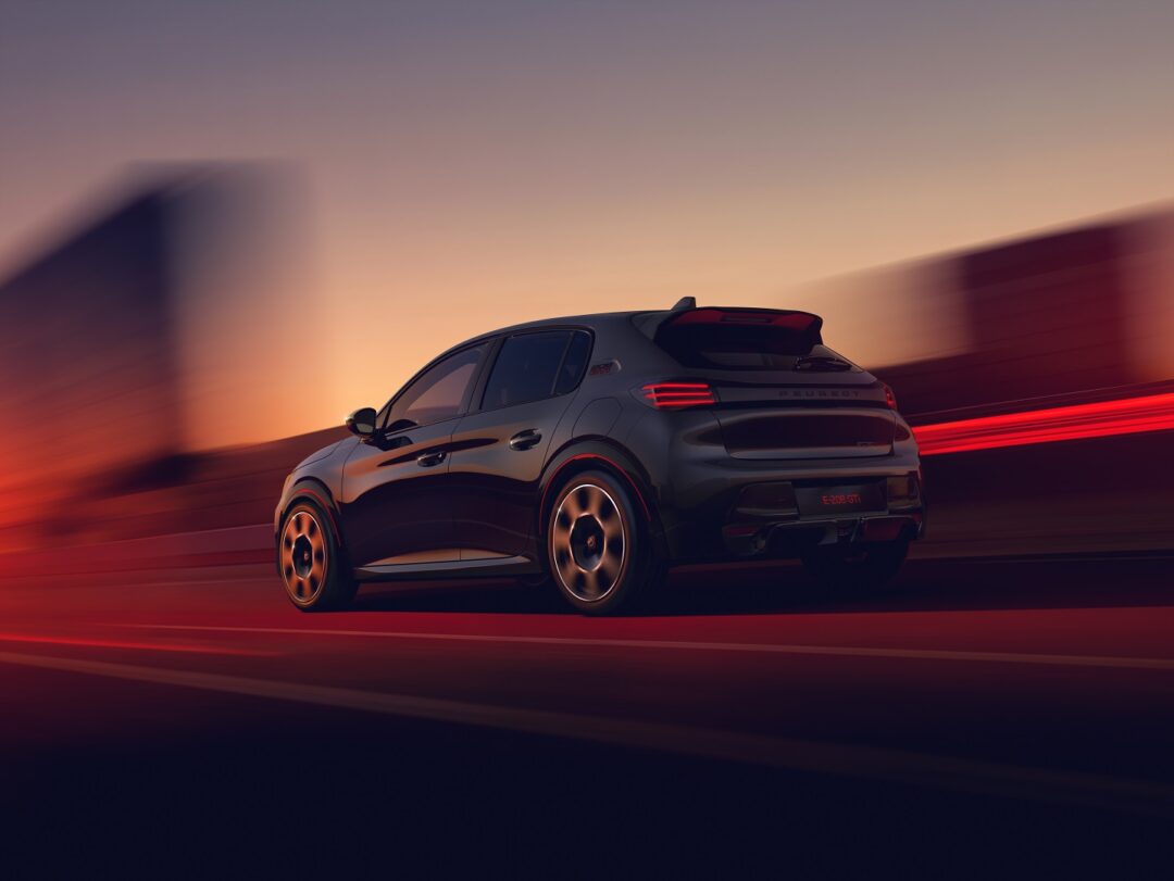 Peugeot e-208 GTi blanche